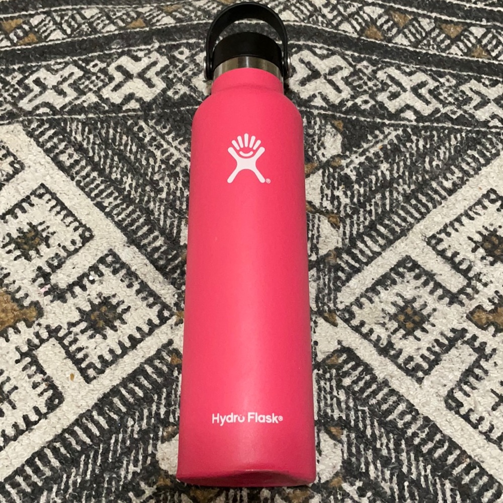 Hydro flask pink 24 oz insulated water bottle